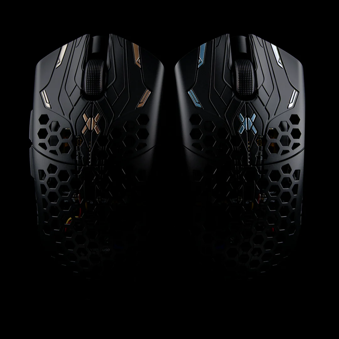 Souris gaming ultra-légère Finalmouse UltralightX Lion en fibre de carbone