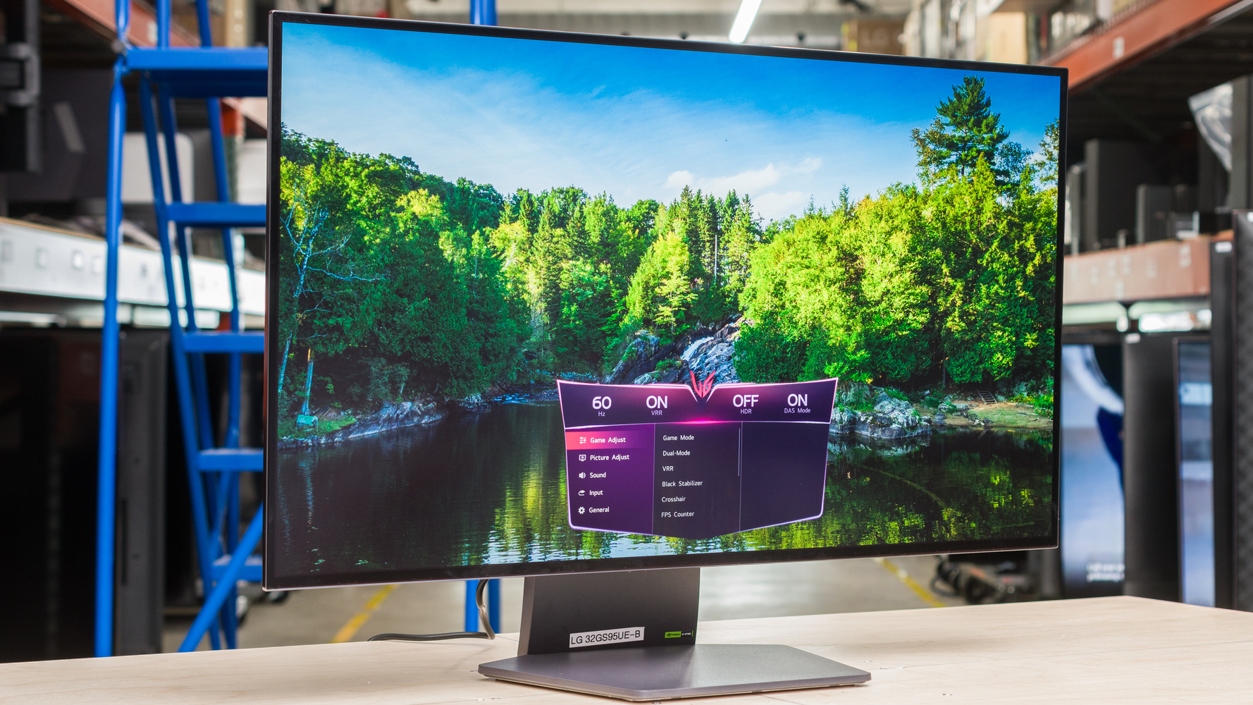 LG UltraGear 32GS95UE WOLED Dual-Mode 4K 480Hz