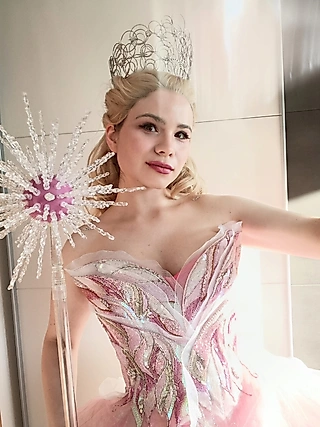 WildSpacer Best Dress Needle Work Glinda the Good Gamescom 2026