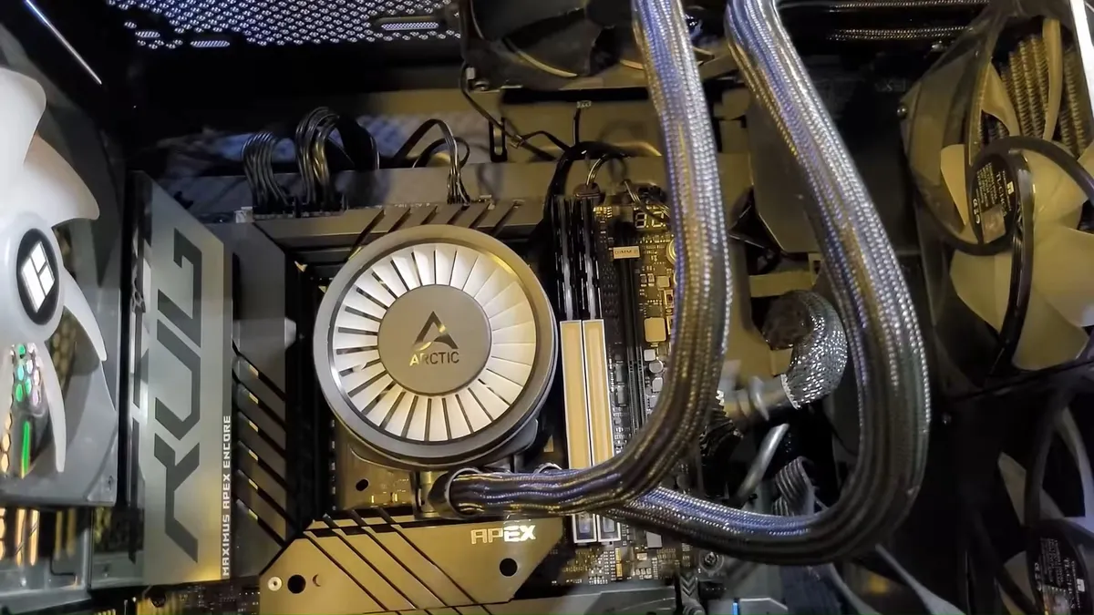 Kit DDR5 custom 7800 MT/s sur carte mère ROG Maximus Z790 Apex Encore