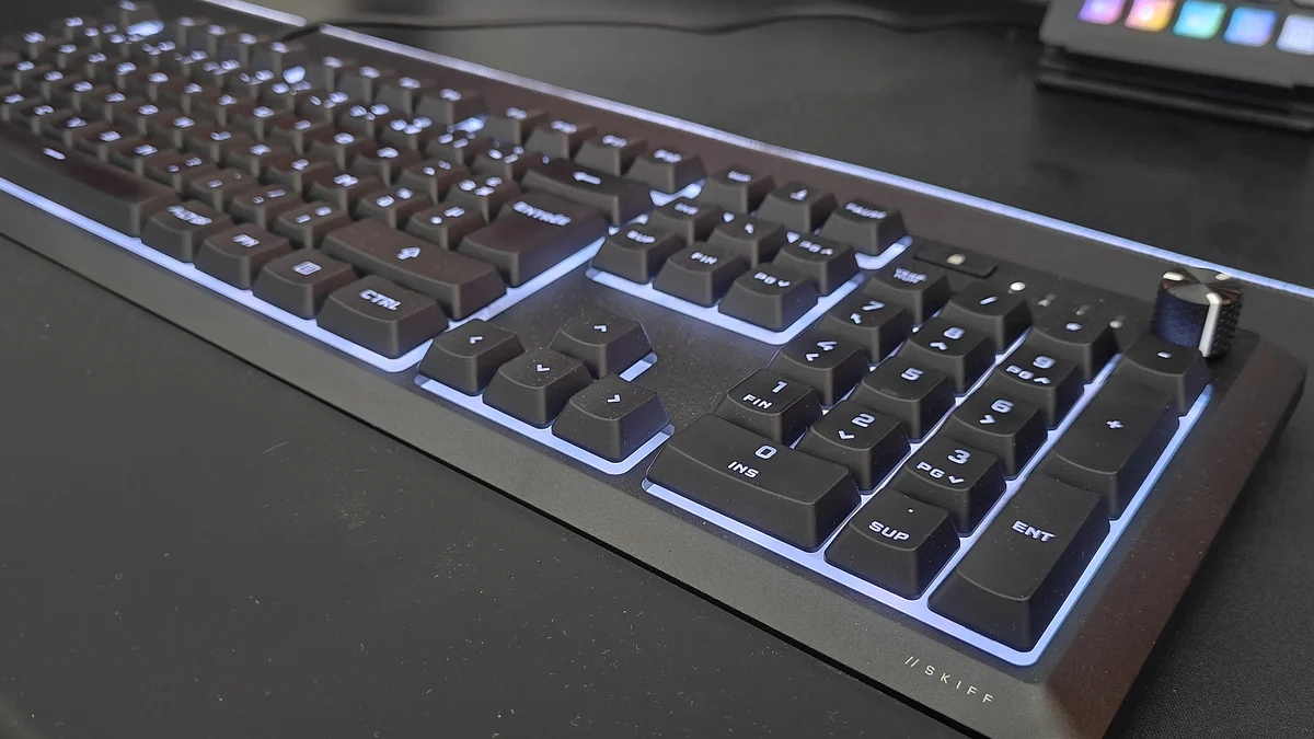 Molette rotative et pavé numérique Corsair Skiff 100 Plus