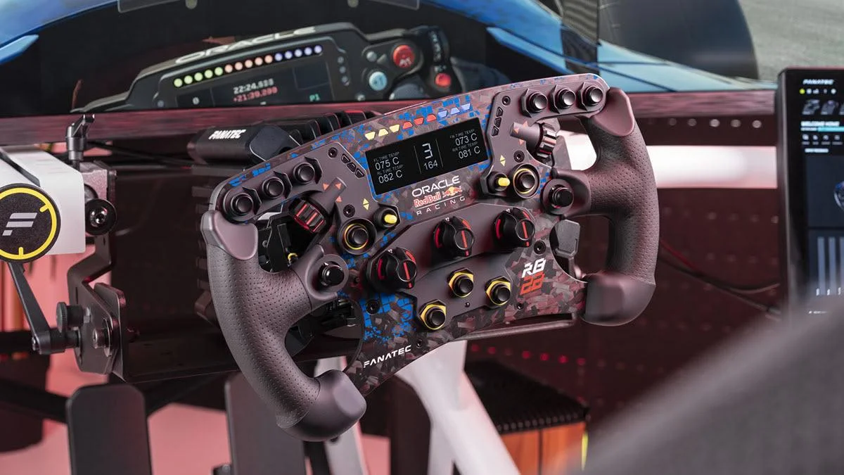 Volant Fanatec ClubSport Formula V3 Oracle Red Bull Racing RB22 en carbone forgé à la SimRacing Expo 2026