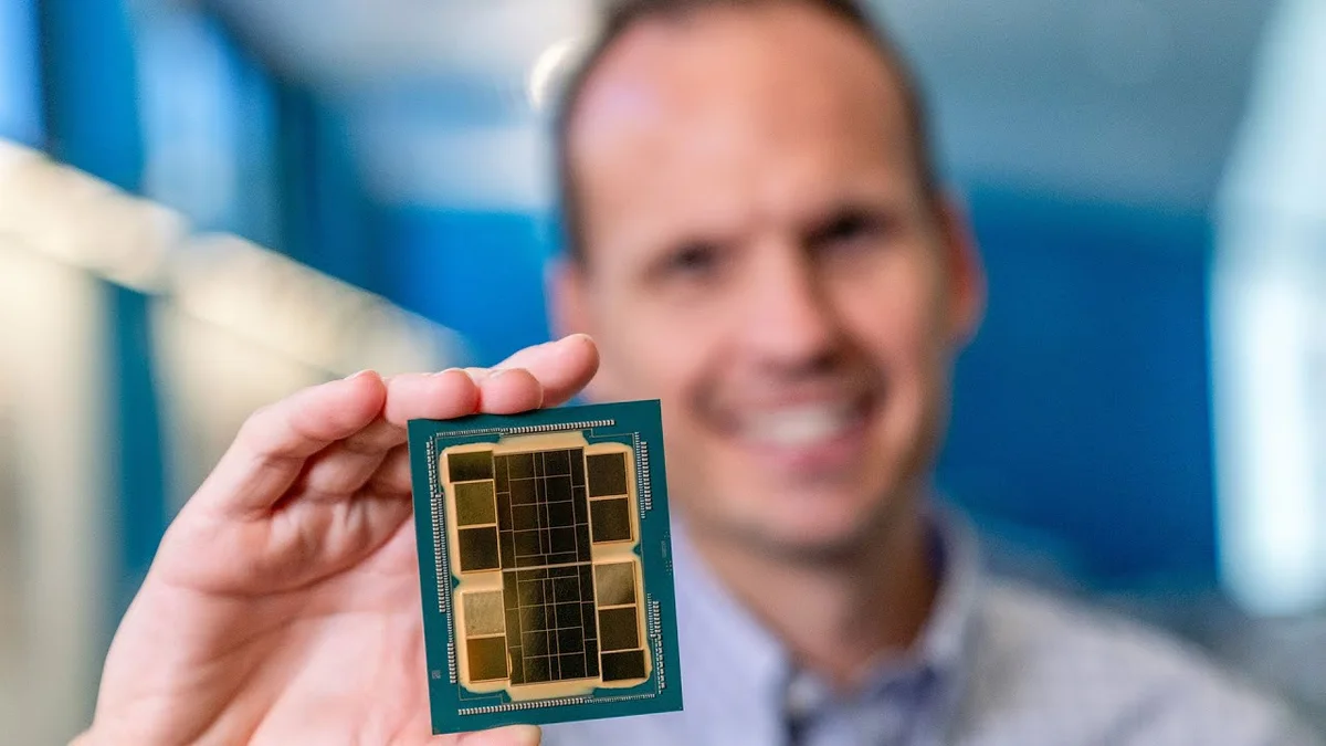 Processeur multi-tuiles Intel assemblé sur substrat ABF haute densité FC-BGA