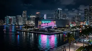 Panneau néon Welcome to Vice City sur le toit du Kaseya Center de Miami