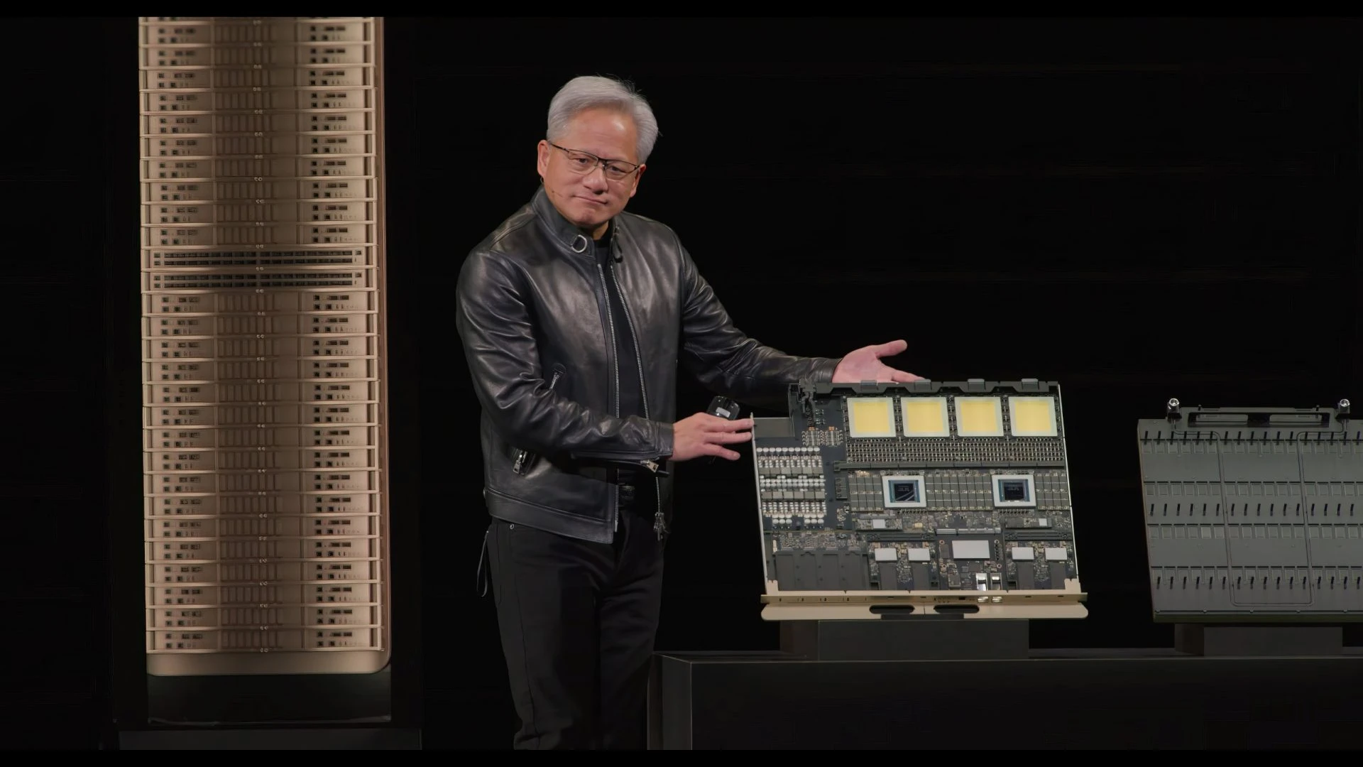 Jensen Huang présente le plateau de calcul NVIDIA Vera Rubin Ultra et son architecture rack Kyber