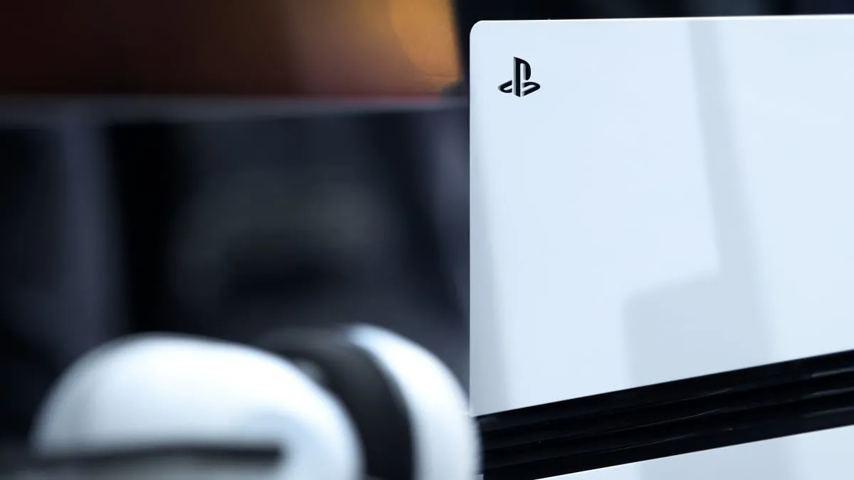 Console PlayStation 5 modifiée et décompilation par intelligence artificielle