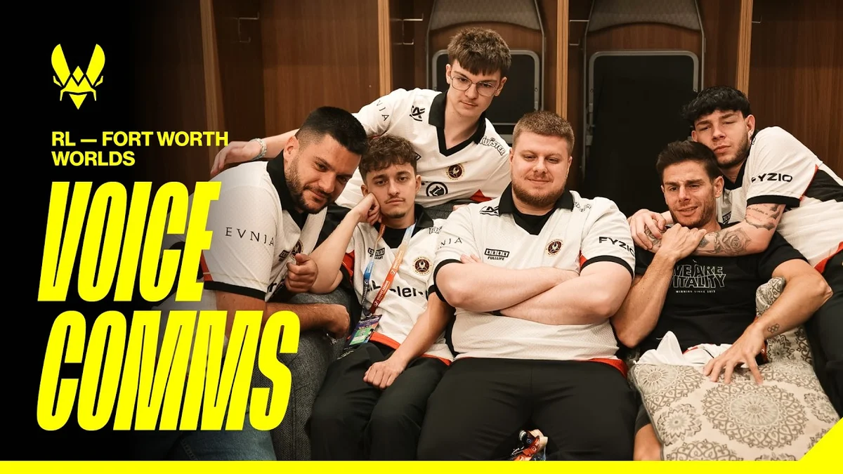 Le coach Benjamin Eversax Wagner entouré de l'équipe Rocket League Team Vitality lors des RLCS Worlds