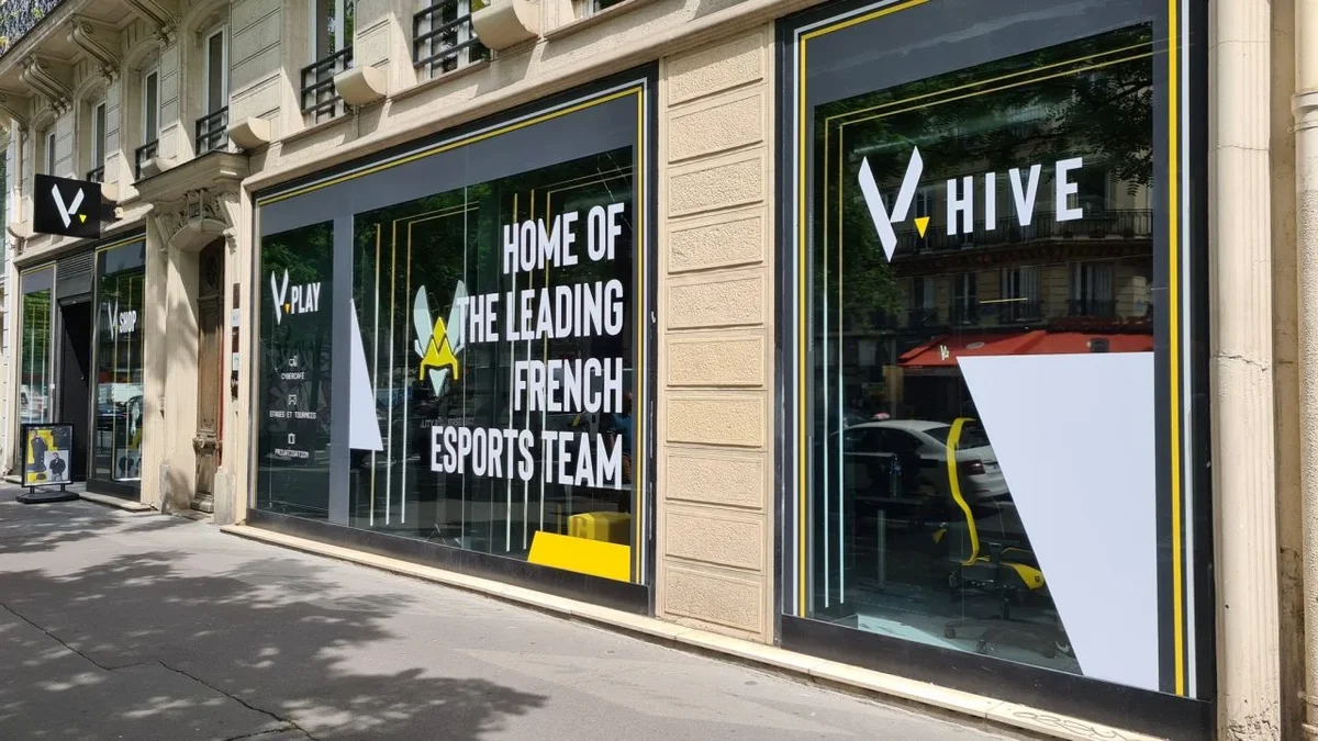 Devanture du V.Hive, QG parisien de Team Vitality situé boulevard de Sébastopol à Paris